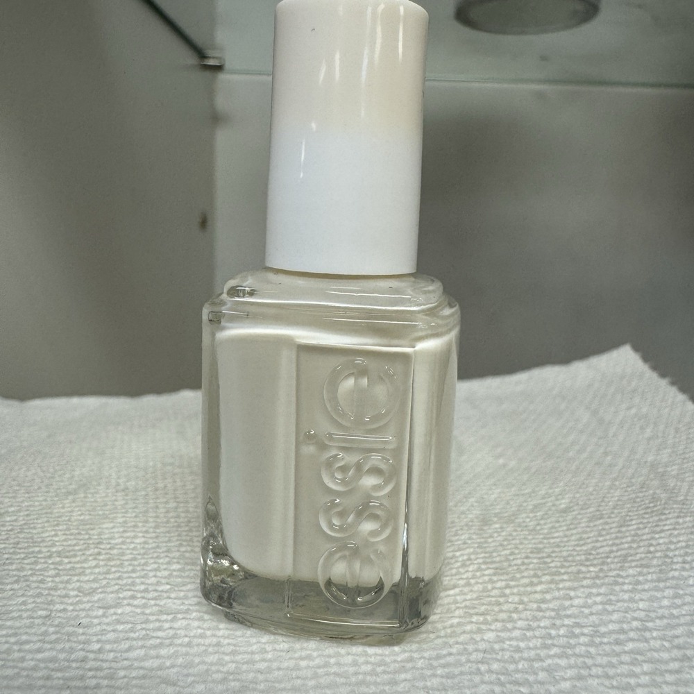Essie Nail Polish 63 Marshmallow 0.46oz New Without Box